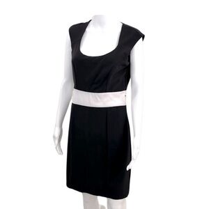 Juniors Basic Black and White Sleeveless Sheath Dress